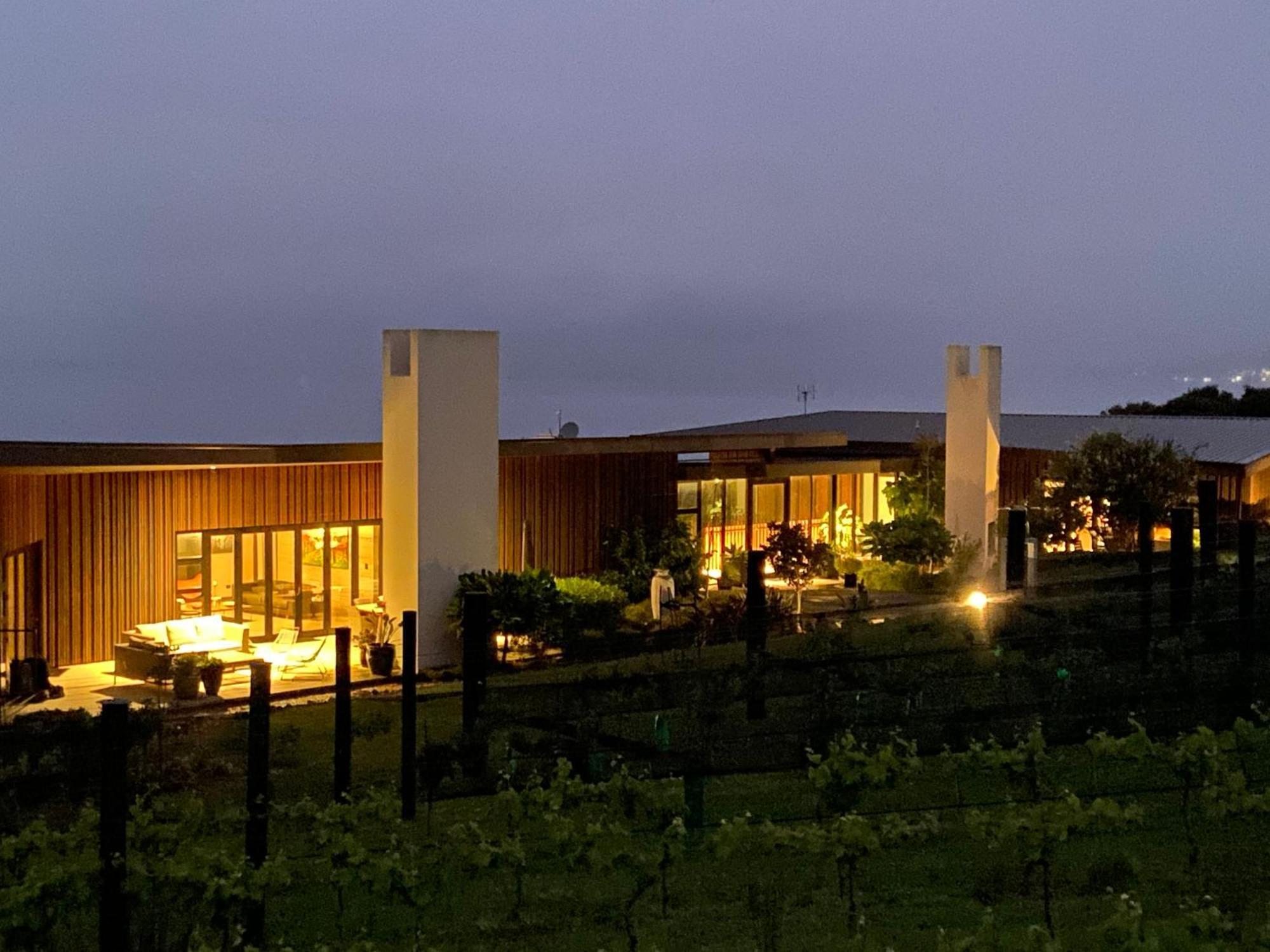 La Bodega Waiheke Island Ξενοδοχείο Surfdale Εξωτερικό φωτογραφία