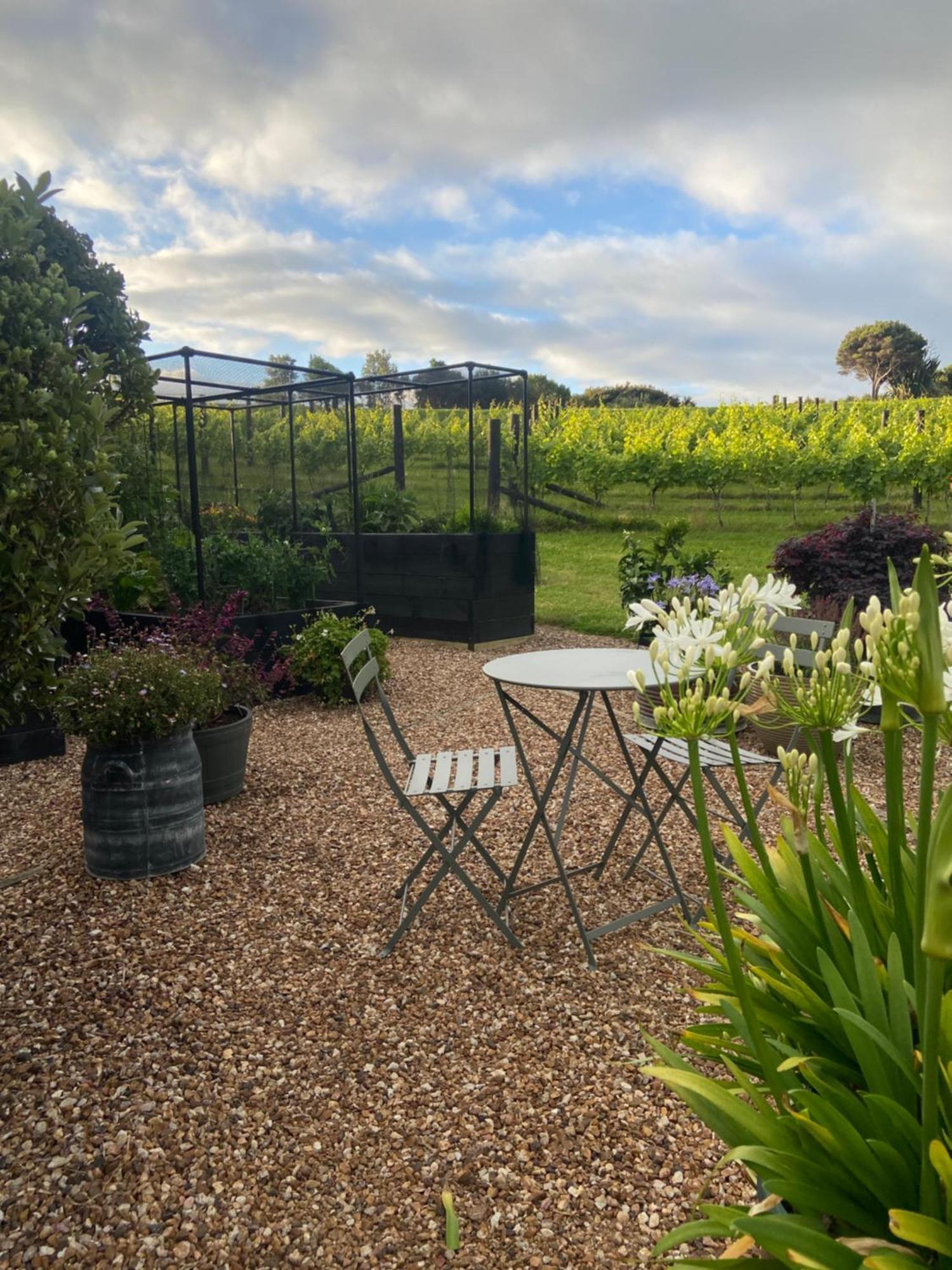 La Bodega Waiheke Island Ξενοδοχείο Surfdale Εξωτερικό φωτογραφία