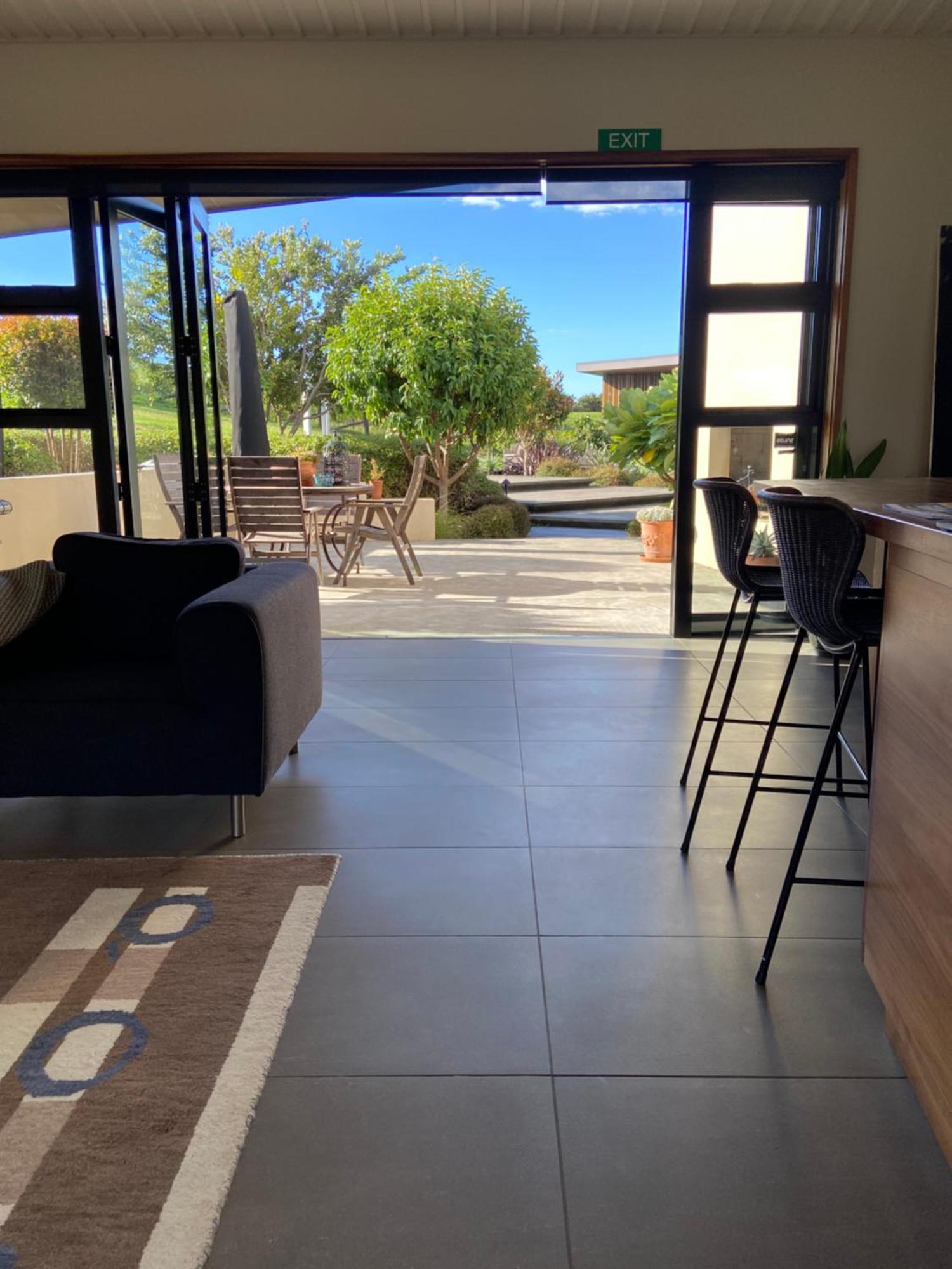 La Bodega Waiheke Island Ξενοδοχείο Surfdale Εξωτερικό φωτογραφία